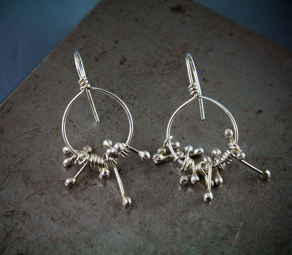 Boucles d'oreilles pendantes en argent à franges, boucles d'oreilles légères, boucles d'oreilles gracieuses en argent, cadeau de boucles d'oreilles audacieuses pour elle, boucles d'oreilles tendance
