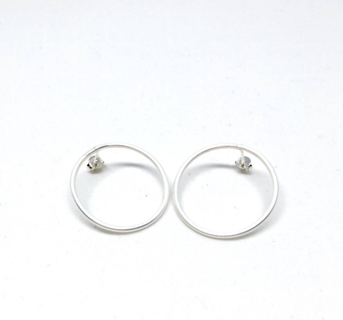 Boucles d'oreilles à tige rondes, boucles d'oreilles à tige minimalistes, grandes créoles en argent, boucles d'oreilles à tige rondes ouvertes, cadeau pour elle