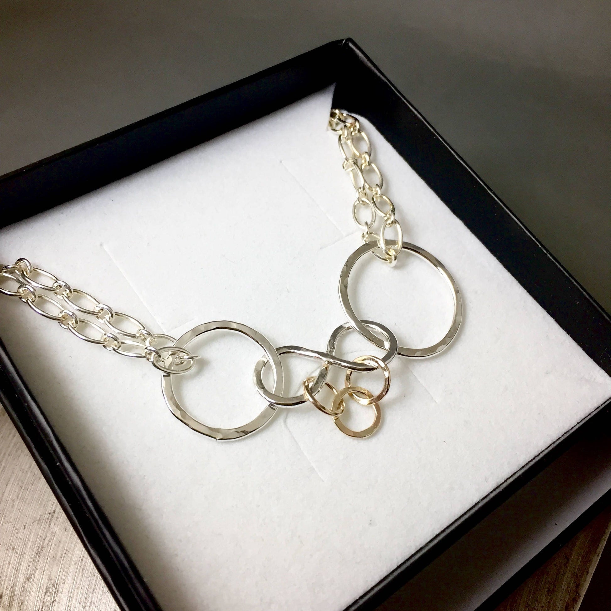 Collier d'allaitement - Collier symbole de l'infini en argent recyclé - Collier réglable - Collier adapté aux bébés - Cadeau pour nouvelle maman