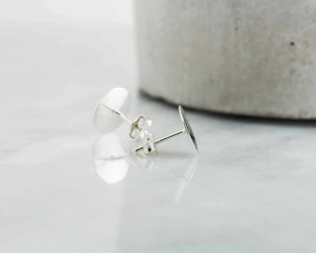Boucles d'oreilles à tige martelées, clous minimalistes pour homme, clous d'oreilles ronds en argent, cadeau pour elle, bijoux de Noël