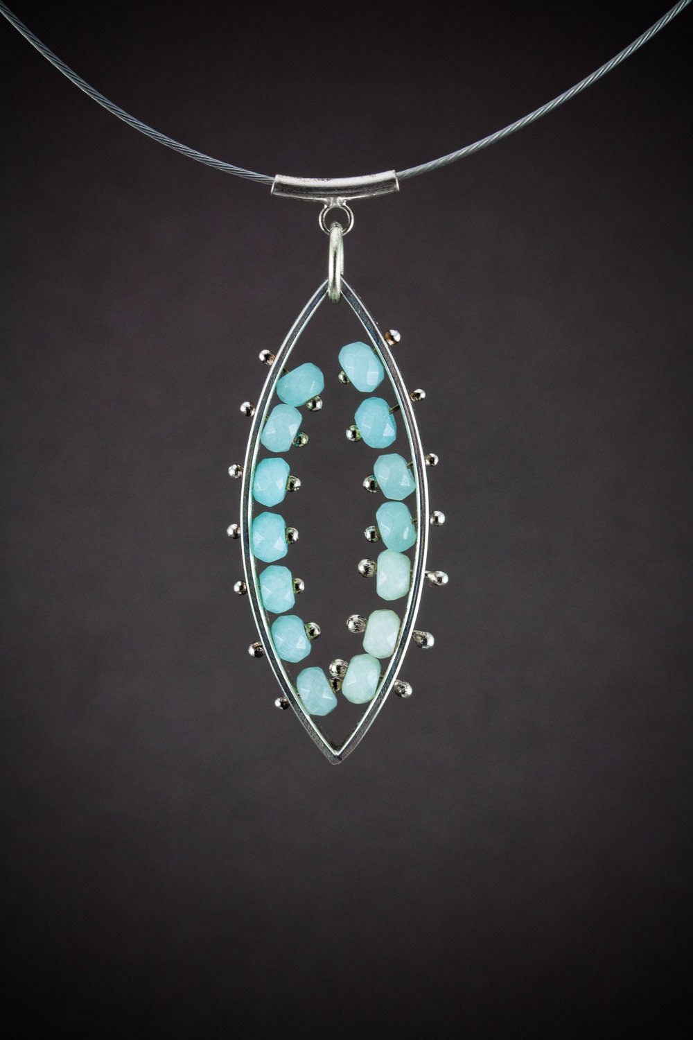 Pendentif en pierre précieuse Aqua • Collier pendentif serti d'amazonite • Collier bleu clair cadeau pour elle • Pendentif en argent recyclé