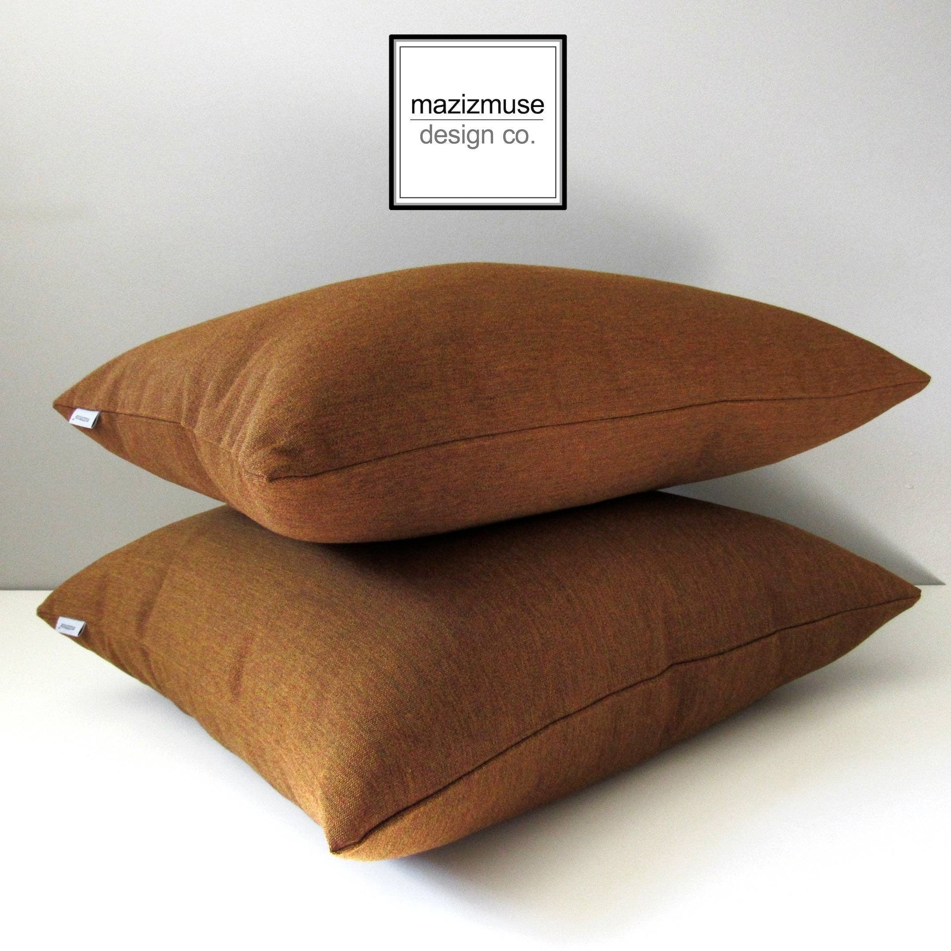 Housse de coussin d'extérieur moderne en Sunbrella® noir et teck, colorblock 
