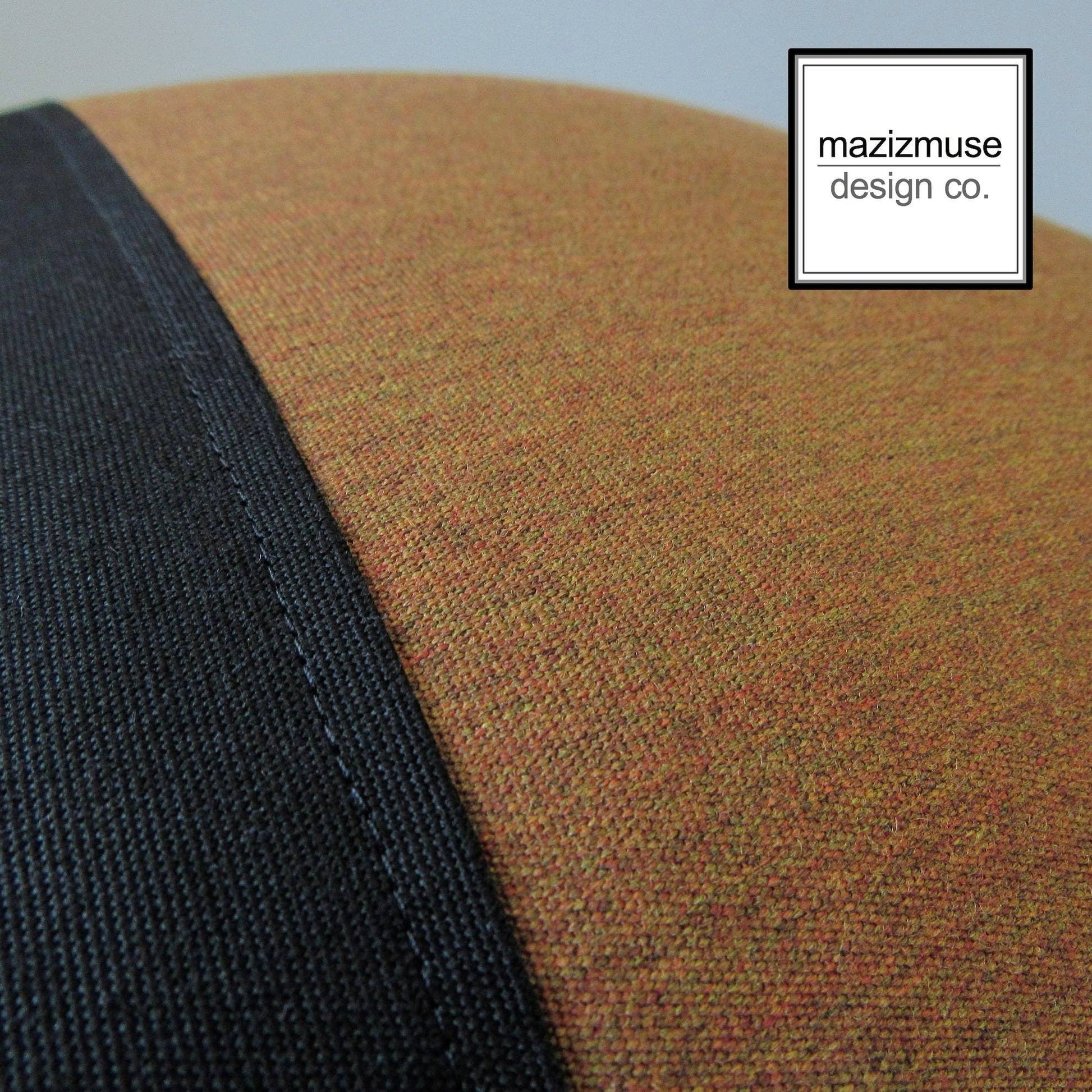 Housse de coussin d'extérieur moderne en Sunbrella® noir et teck, colorblock 
