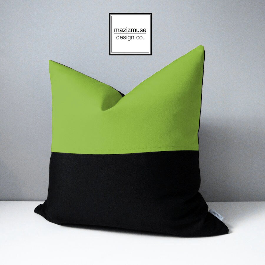 Housse de coussin d'extérieur Sunbrella noir et bleu véritable, housse de coussin à blocs de couleurs