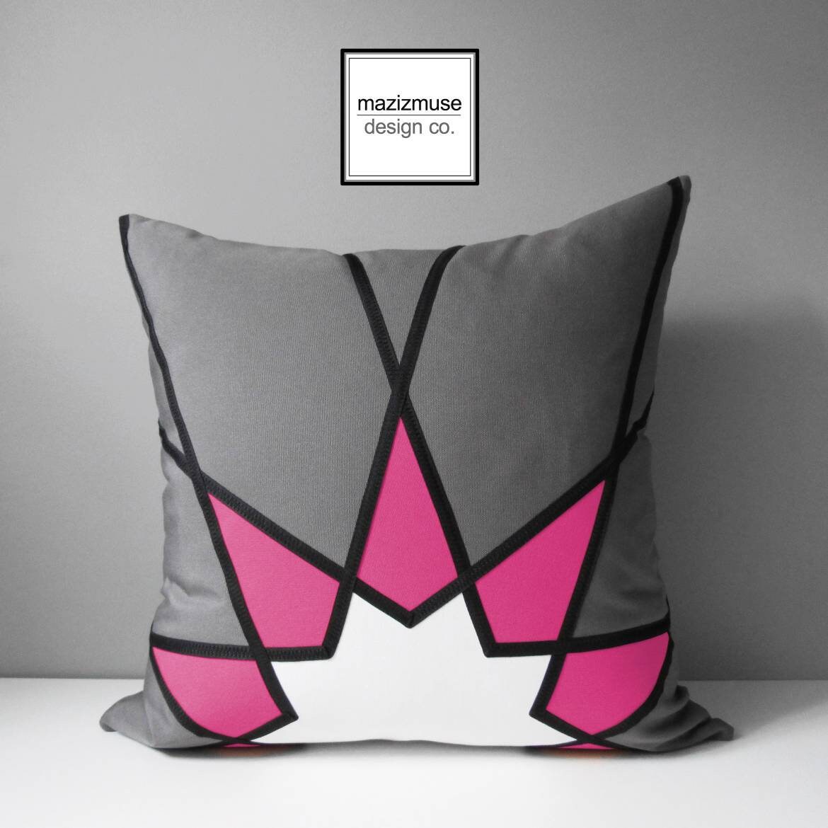 Housse de coussin d'extérieur moderne en tissu Sunbrella gris et bleu, coussins géométriques
