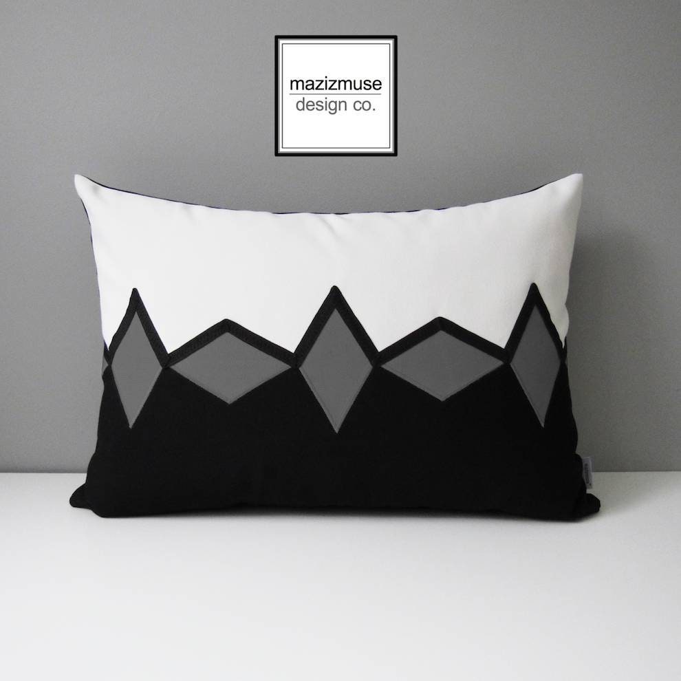 Housse de coussin d'extérieur moderne Sunbrella®, motif géométrique noir, blanc et gris