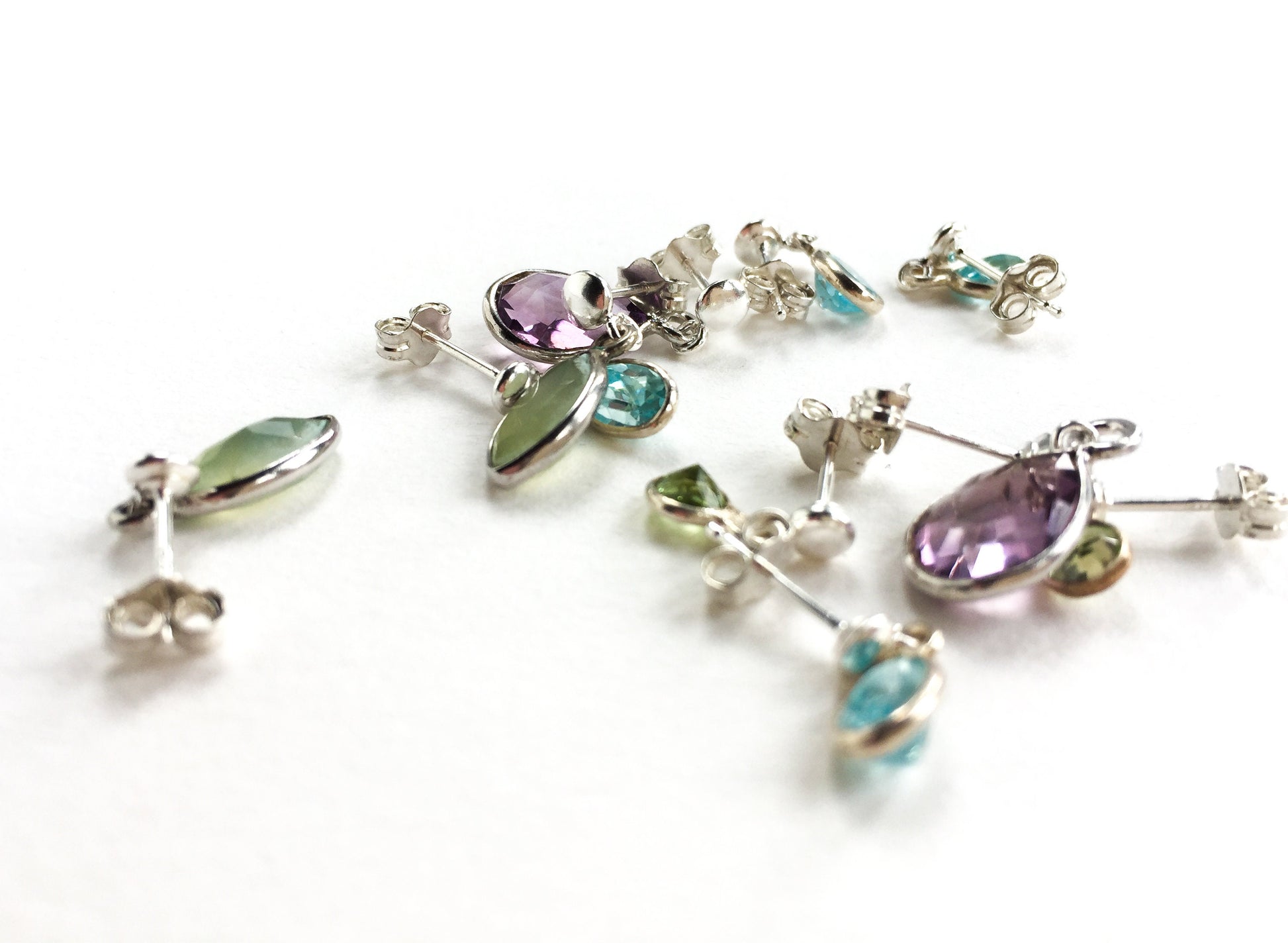 Petites boucles d'oreilles violettes, boucles d'oreilles en améthyste, cadeau de naissance de février pour elle, boucles d'oreilles en pierres précieuses,