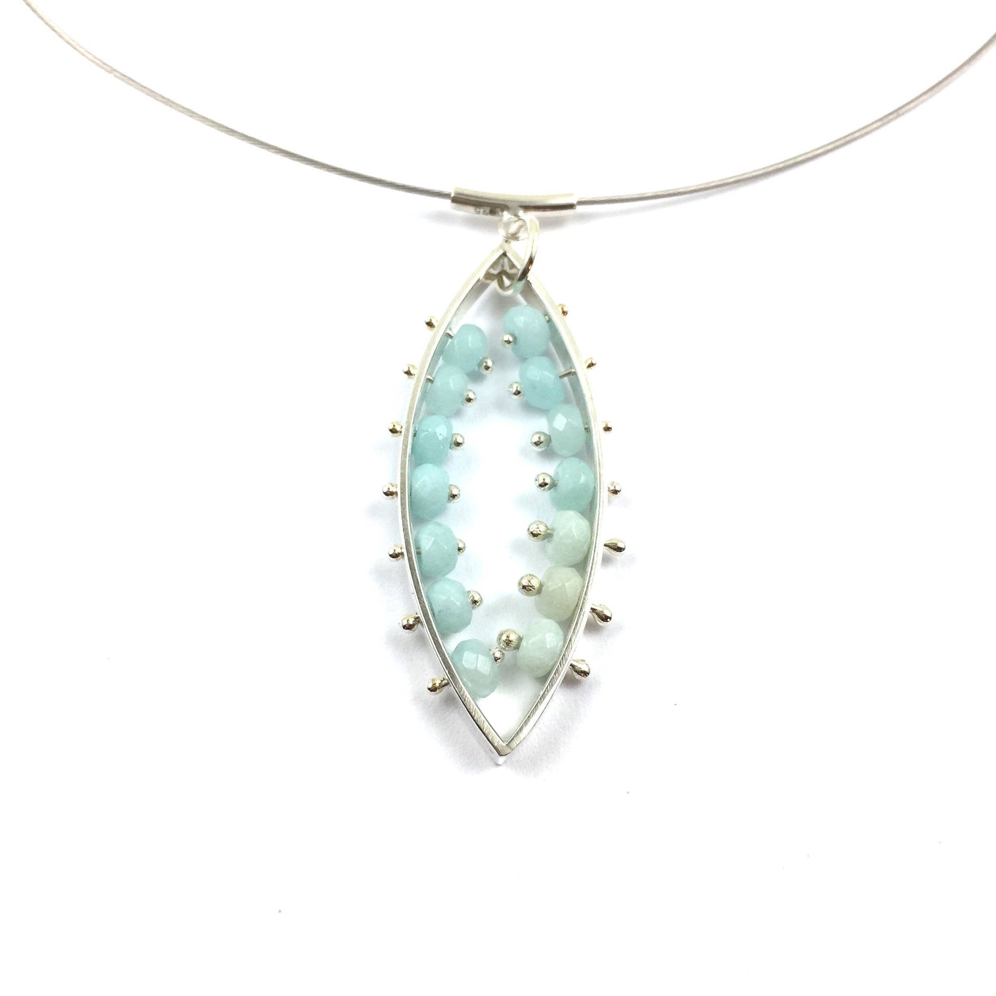 Pendentif en pierre précieuse Aqua • Collier pendentif serti d'amazonite • Collier bleu clair cadeau pour elle • Pendentif en argent recyclé