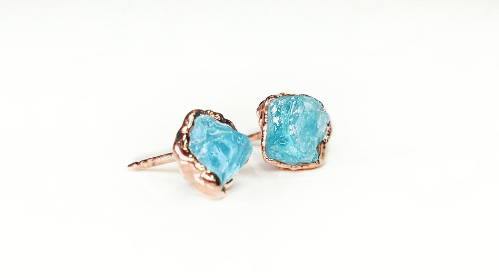 Boucles d'oreilles à tige en aigue-marine brute