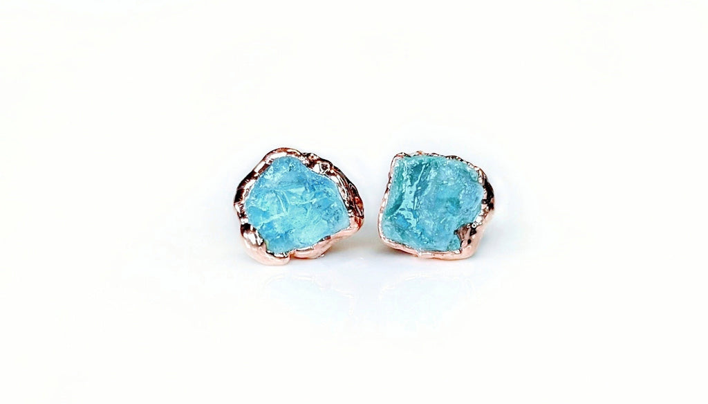 Boucles d'oreilles à tige en aigue-marine brute