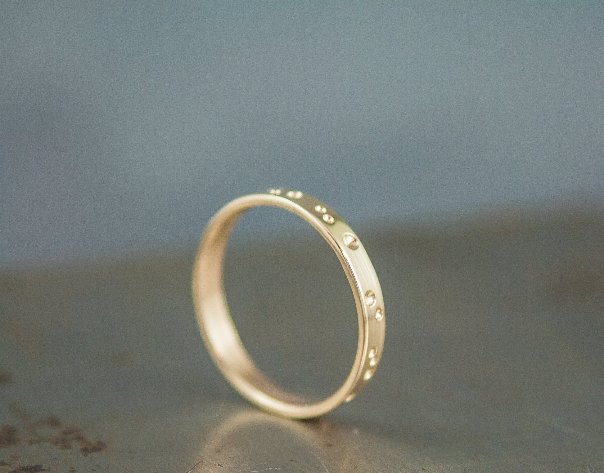 Alliance moderne pour femme - Bague minimaliste en or brossé 14 carats - Alliance unique - Bague en or massif à offrir