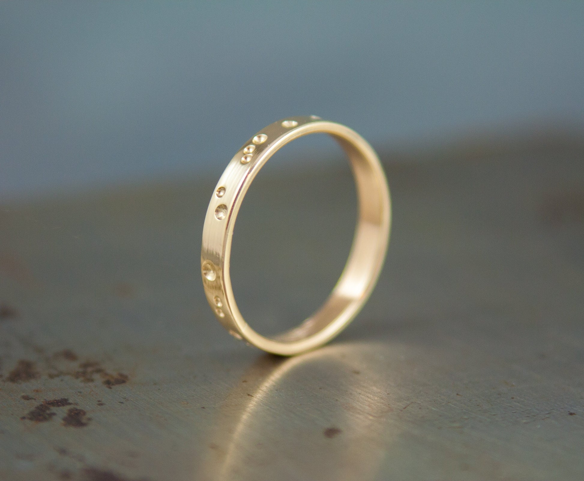 Alliance moderne pour femme - Bague minimaliste en or brossé 14 carats - Alliance unique - Bague en or massif à offrir