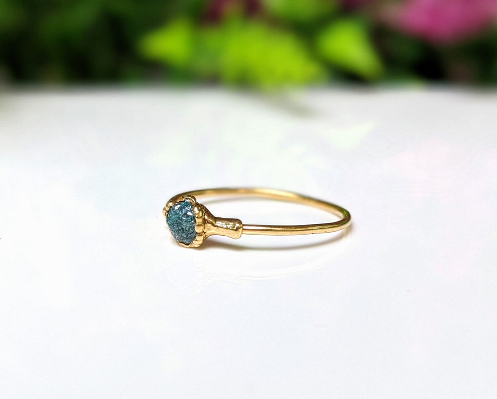 Bague de fiançailles en diamant bleu brut