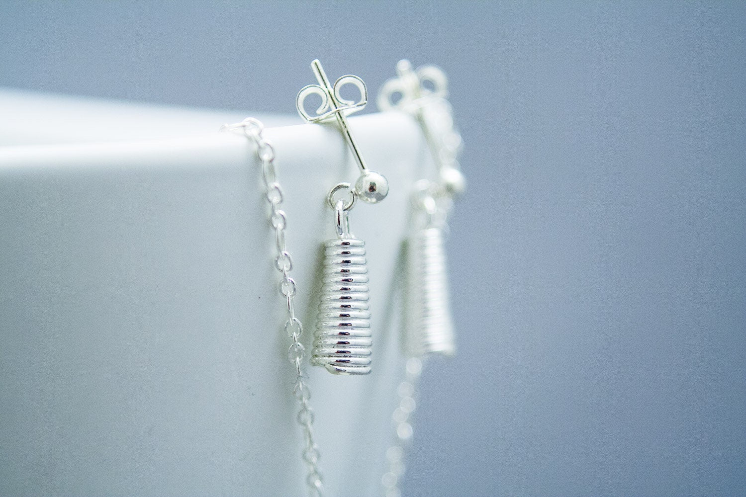 Boucles d'oreilles cloche en argent • Boucles d'oreilles en argent sterling recyclé • Cadeau de boucles d'oreilles pour elle