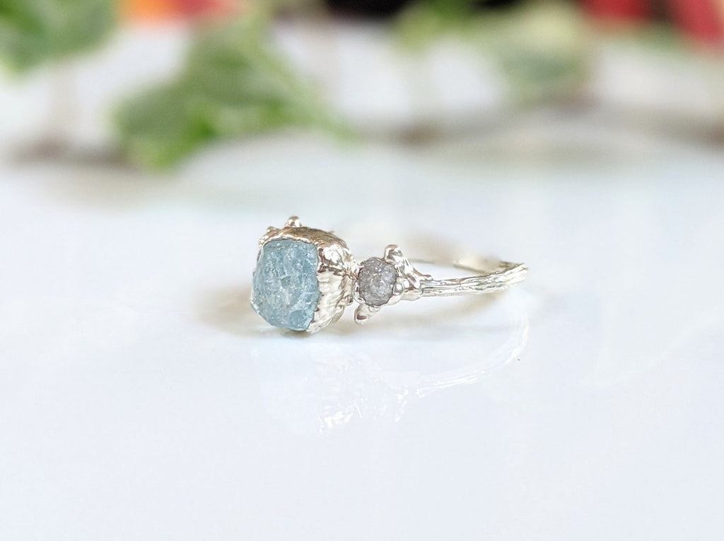 Bague brindille en aigue-marine brute et diamant