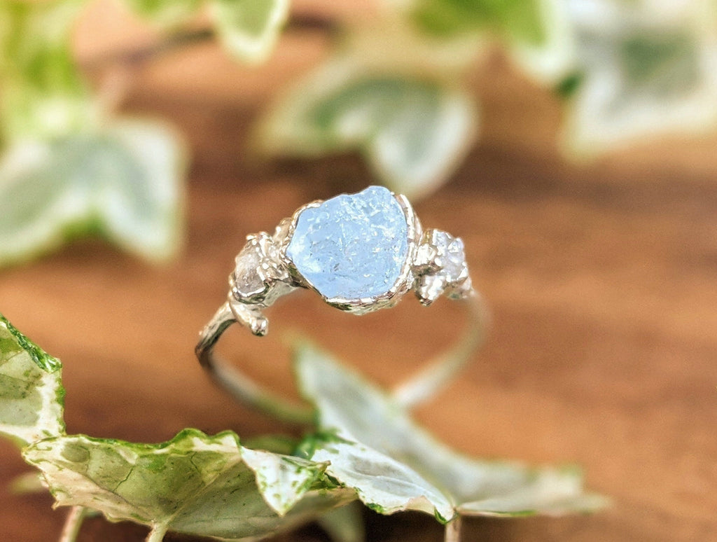 Bague brindille en aigue-marine brute et diamant