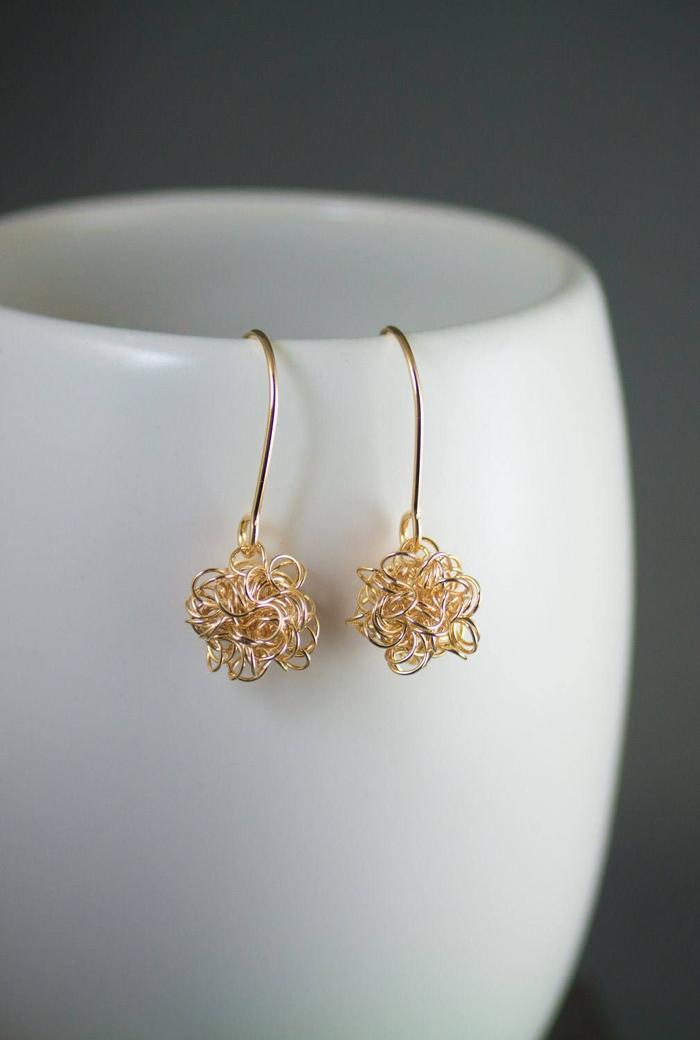 Boucles d'oreilles boule en or, bijoux de physique de la matière noire, cadeau pour les amateurs de sciences