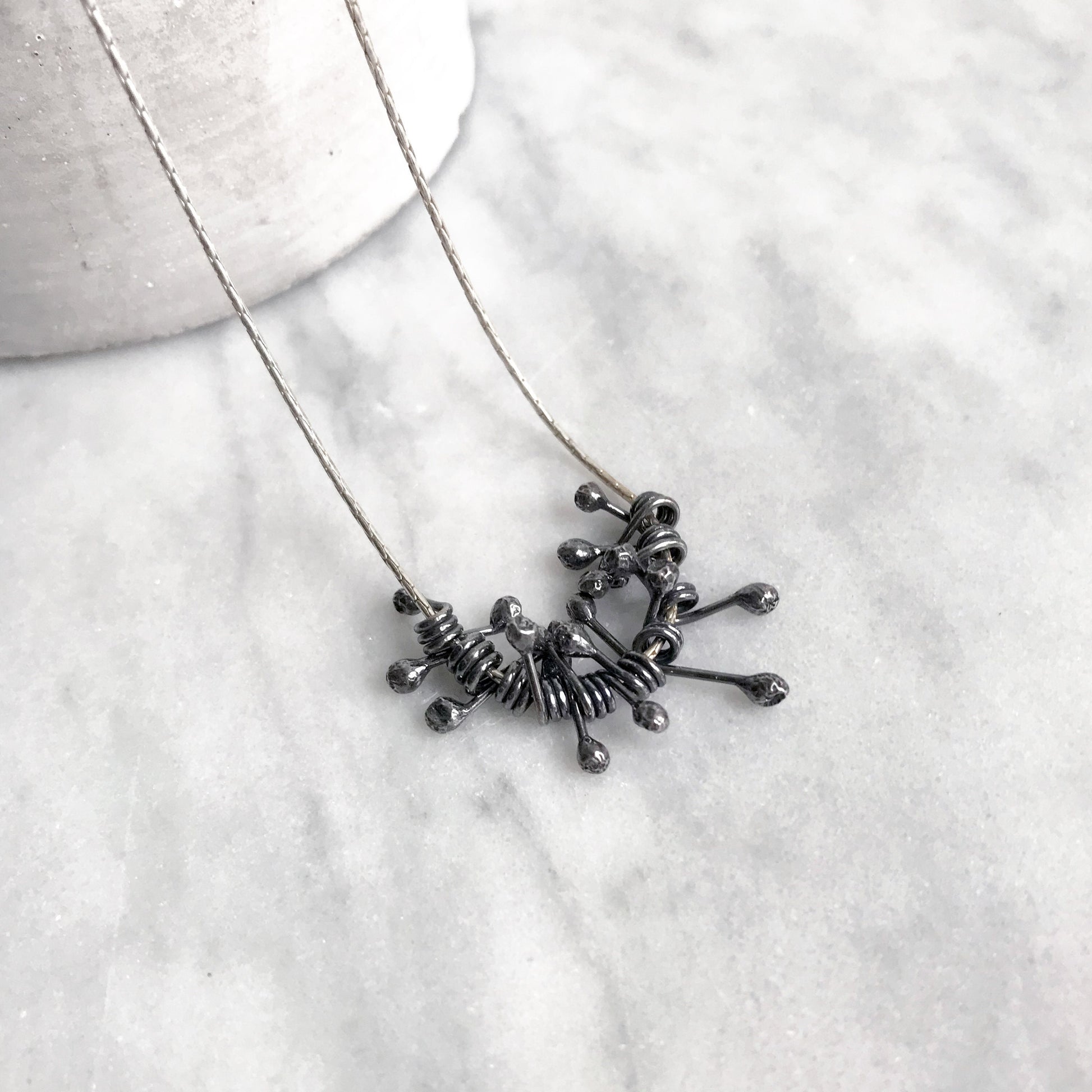Collier à franges en argent noir, collier à pointes en argent recyclé, cadeau bijou pour femme, collier gothique