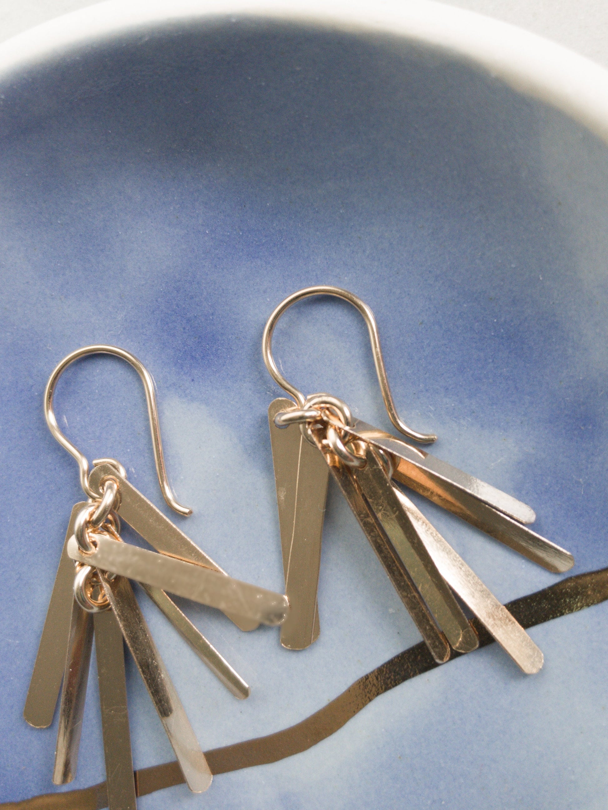 Boucles d'oreilles à pampilles en or, boucles d'oreilles uniques en or rempli 14 carats, boucles d'oreilles à franges, cadeau pour femme, boucles d'oreilles à franges en or, cadeau pour petite amie