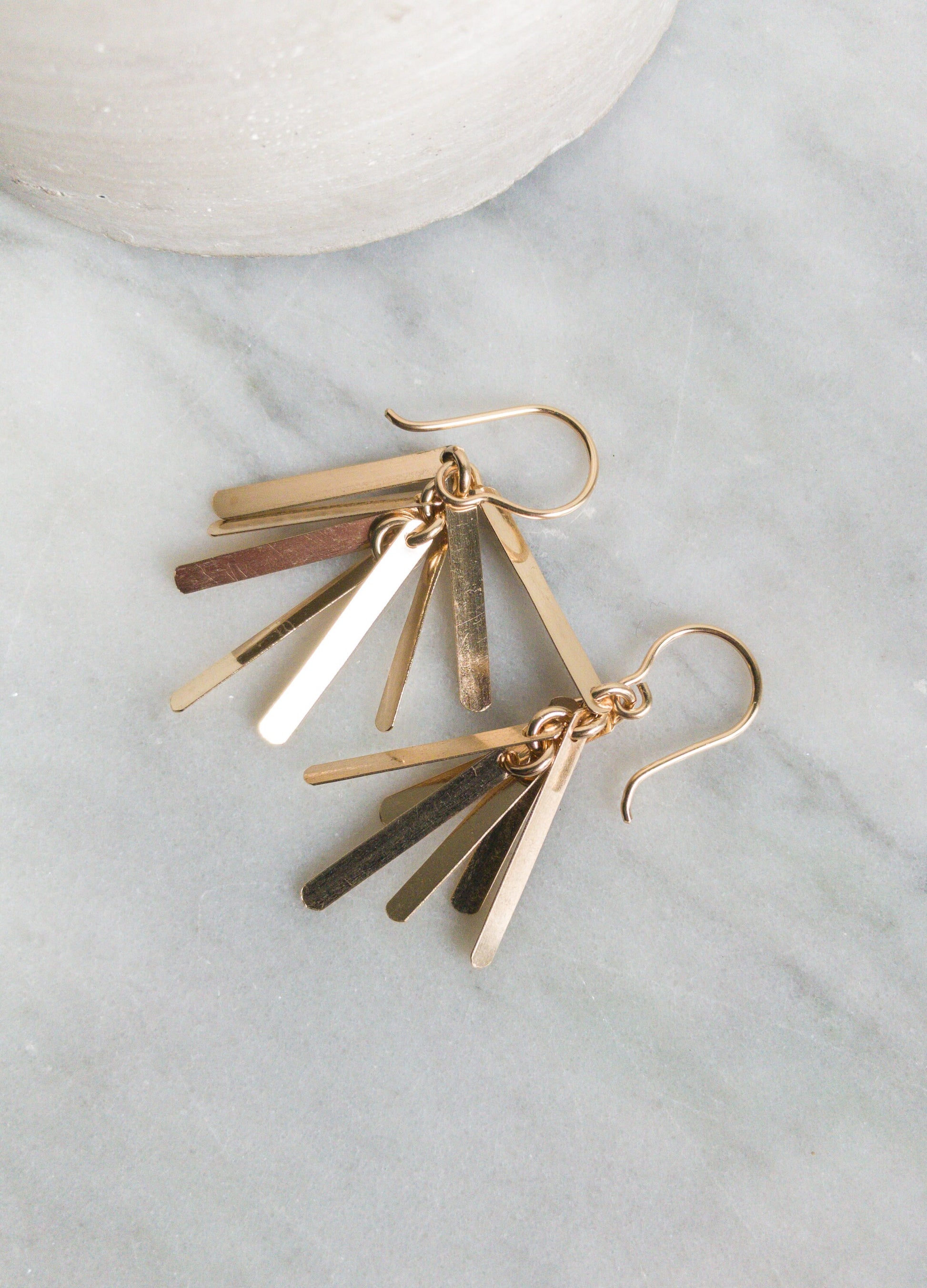 Boucles d'oreilles à pampilles en or, boucles d'oreilles uniques en or rempli 14 carats, boucles d'oreilles à franges, cadeau pour femme, boucles d'oreilles à franges en or, cadeau pour petite amie