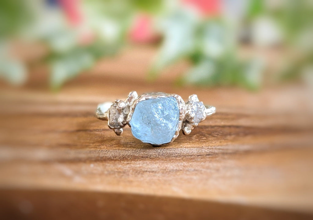 Bague brindille en aigue-marine brute et diamant