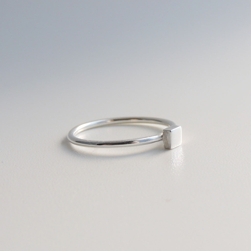 Bague carrée empilable en argent sterling