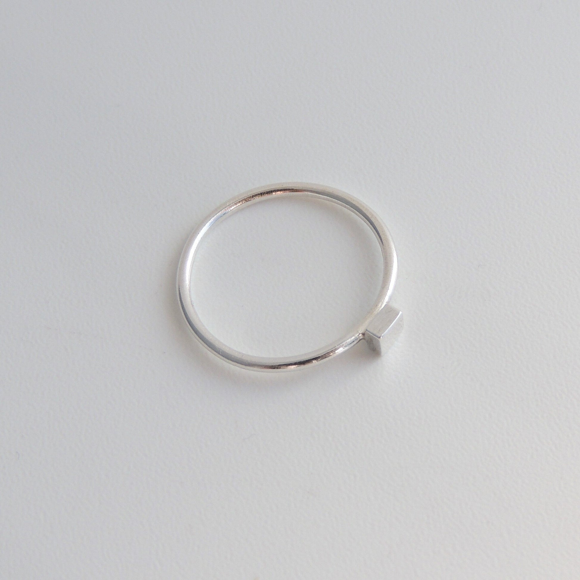 Bague carrée empilable en argent sterling
