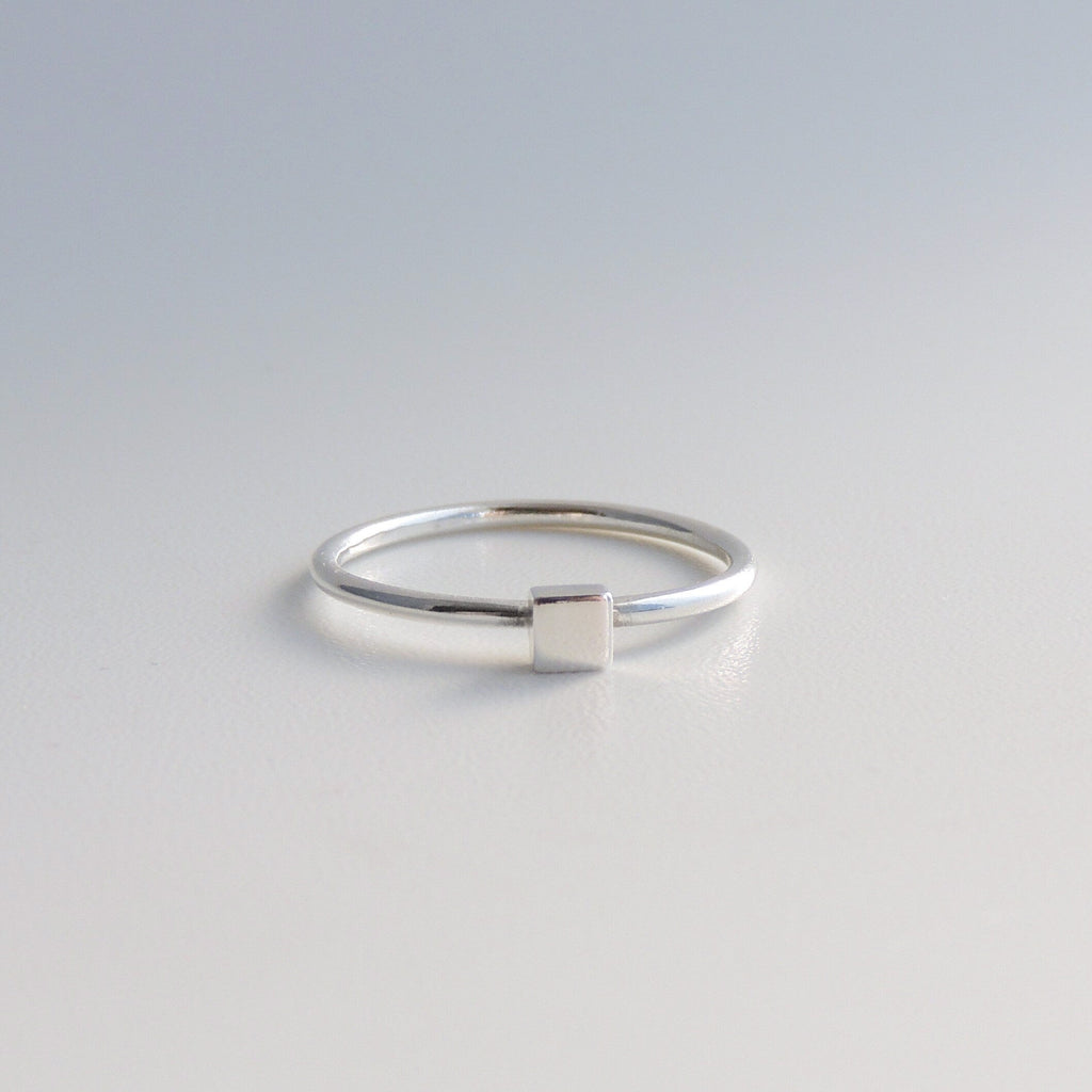 Bague carrée empilable en argent sterling
