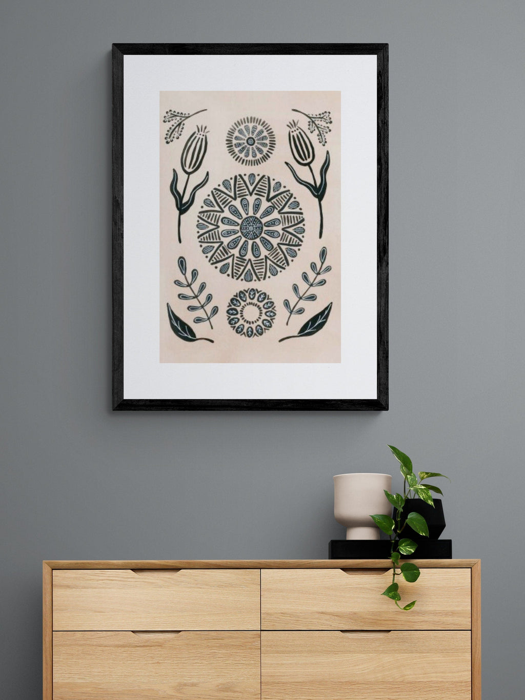 Esprit nordique de la forêt par Yvette St. Amant, art encadré, gravure d'art