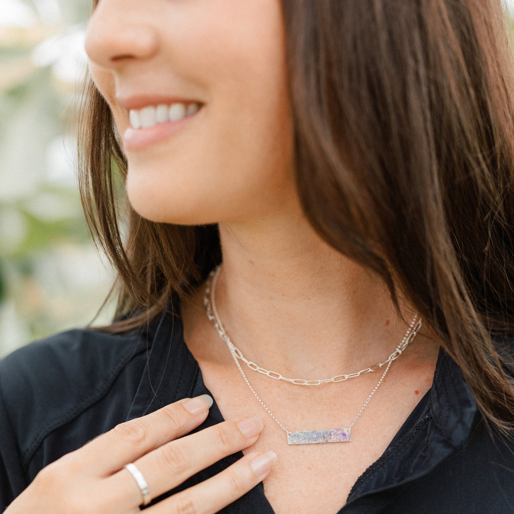 Collier barre ombré - Bijoux en améthyste, saphir et tanzanite - Collier pierre de naissance - Collier en pierres précieuses brutes pour elle