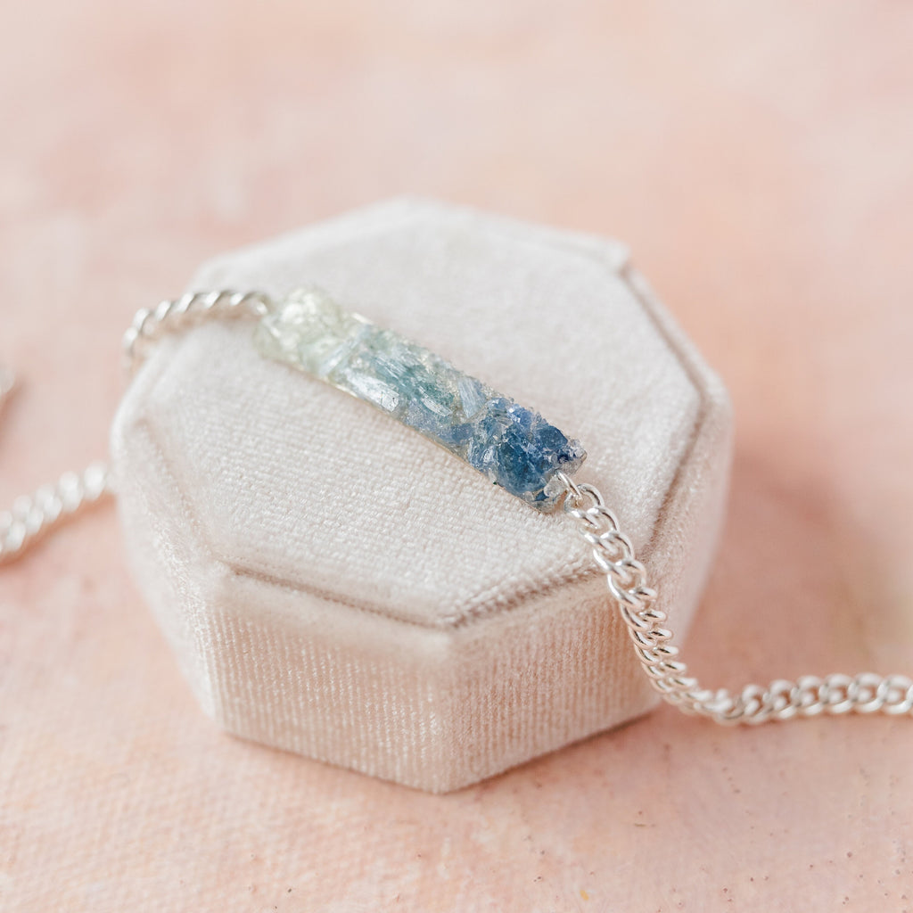 Blue Ombre Bar Bracelet, Raw Aquamarine Bracelet, Kyanite Jewelry, Sapphire Jewelry, Gemstone Bar Bracelet, Birthstone Bracelet, Wedding