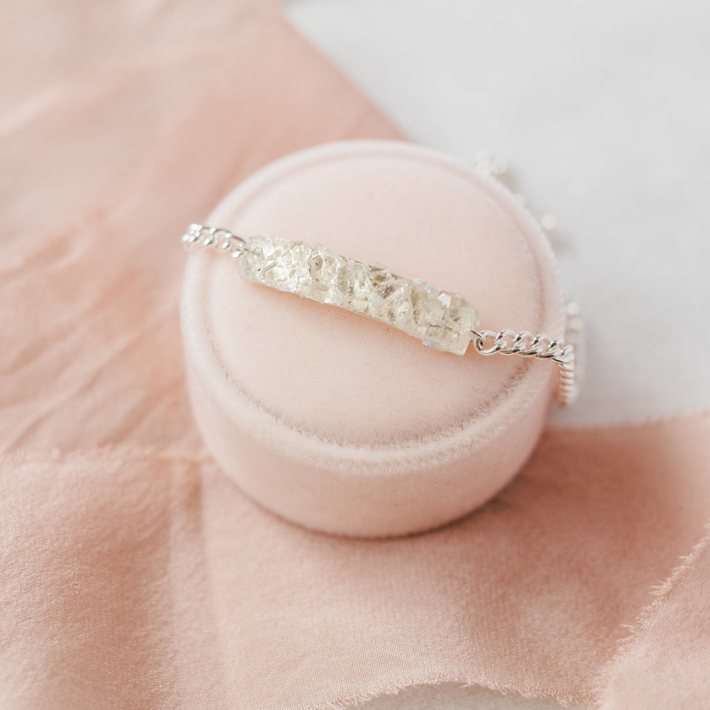 Bracelet en diamant brut - Bracelet en diamant Herkimer - Bracelet en barre de pierres précieuses - Pierre de naissance d'avril