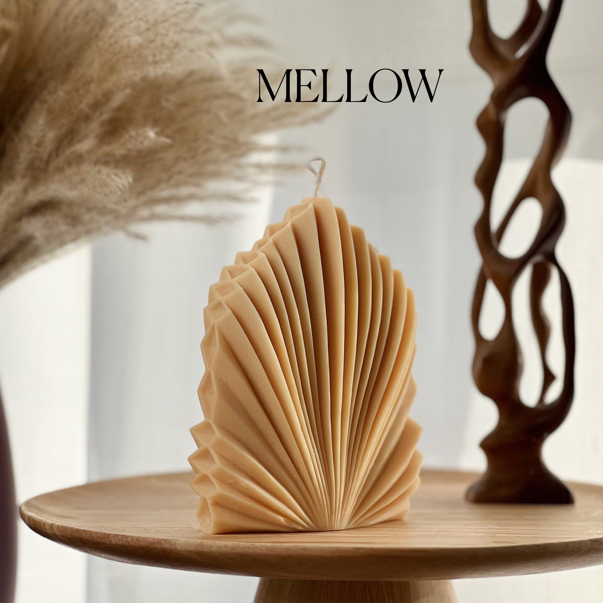 Palm Leaf Soy Candle | Sculptural Home Decor