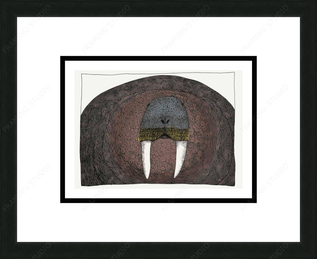 Imposant morse, 2009 par Ningiukulu Teevee, carte d'art inuit autochtone, décor autochtone, carte d'art encadrée
