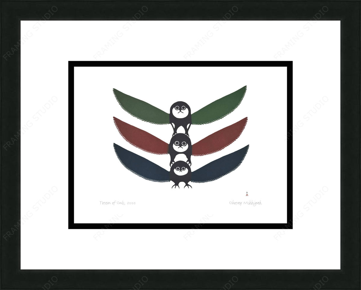 Totem des hiboux, 2000 par Ohotaq Mikkigak, carte d'art autochtone, carte d'art inuit encadrée
