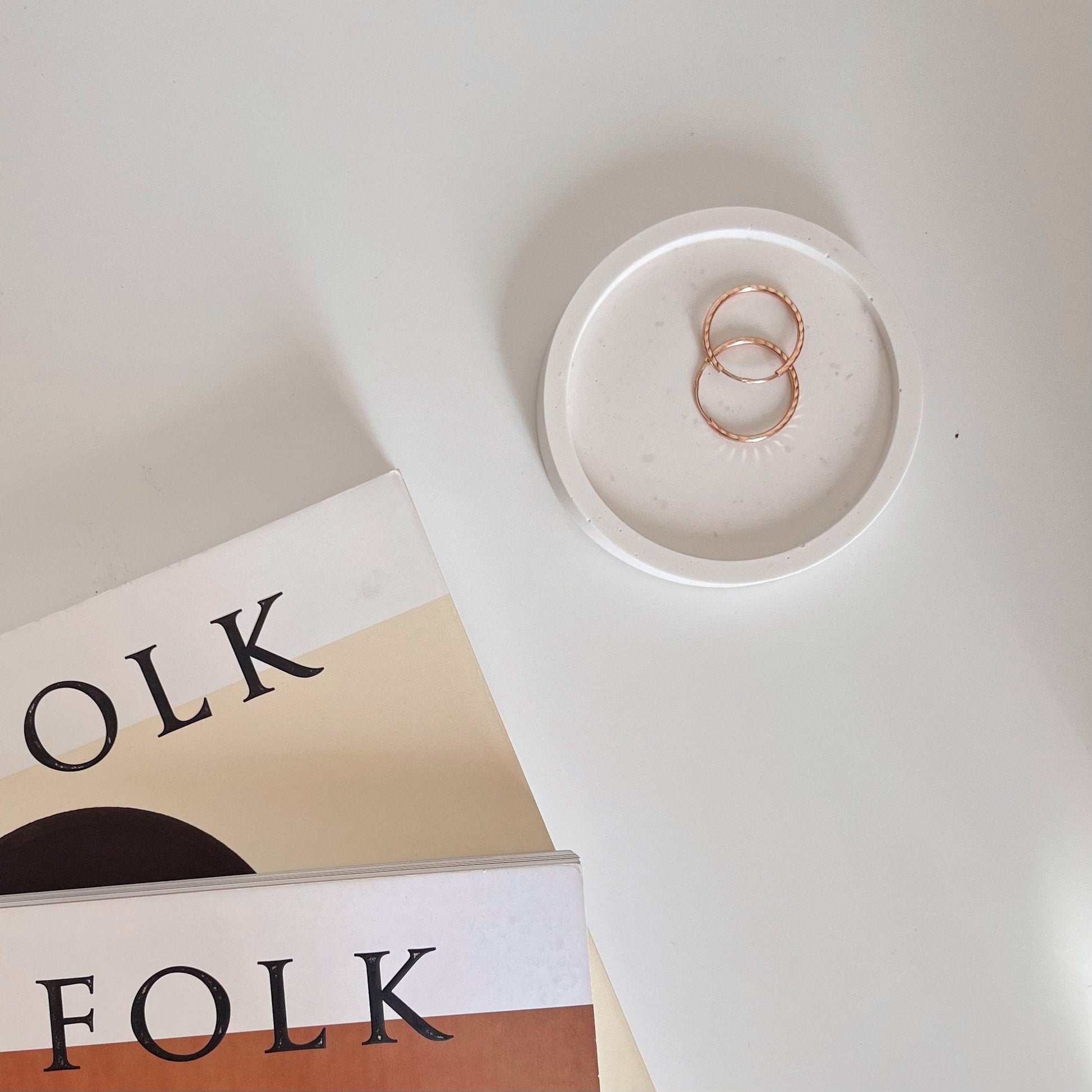 Small Round Jesmonite Trinket Tray: Scandi Home Decor