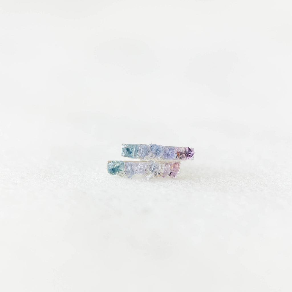 Boucles d'oreilles à tige en pierres précieuses, bijoux en pierres précieuses brutes violettes ombrées, boucles d'oreilles en saphir, bijoux en argent sterling, boucles d'oreilles bohèmes, cadeau de demoiselle d'honneur