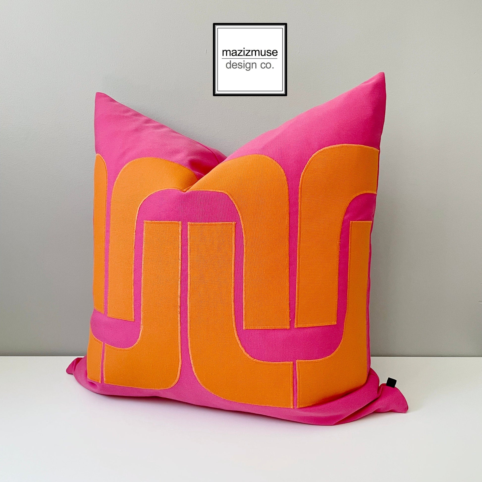Housse de coussin d'extérieur Sunbrella de style moderne du milieu du siècle, bleu véritable et coussins Aruba