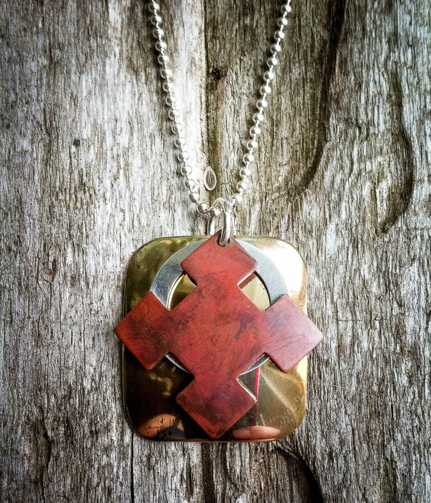 Pendentif nordique, bijou géométrique, pendentif unisexe, bijoux en métaux mixtes, collier minimaliste à offrir, collier pendentif rectangulaire