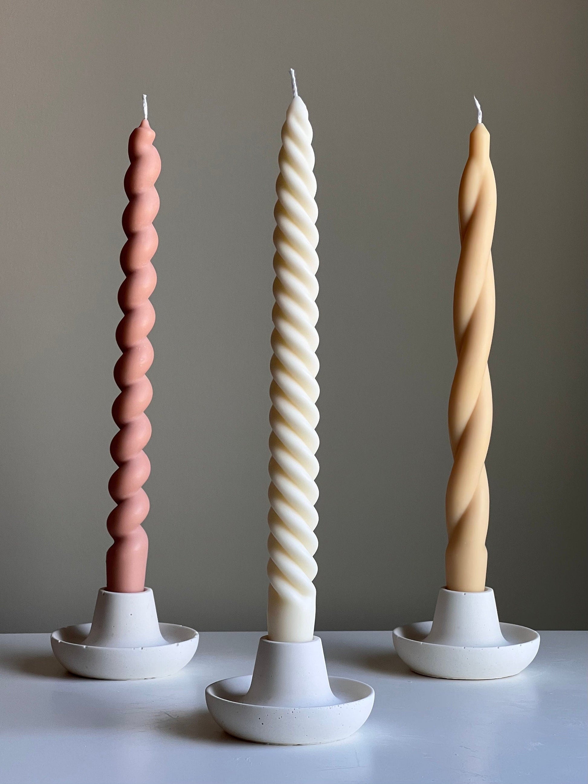 Round Jesmonite Candlestick Holder: Minimalist Table Decor