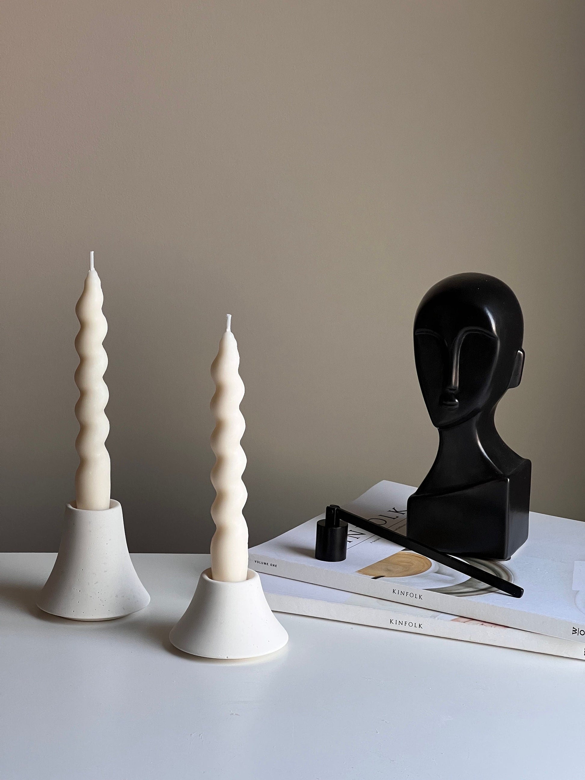Round Jesmonite Candlestick Holder: Minimalist Table Decor