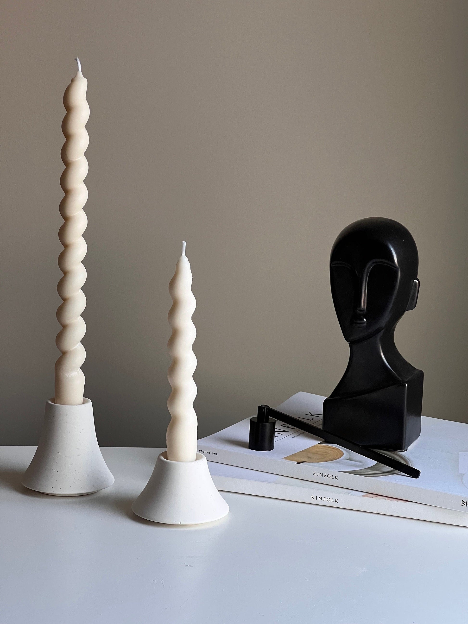 Round Jesmonite Candlestick Holder: Minimalist Table Decor