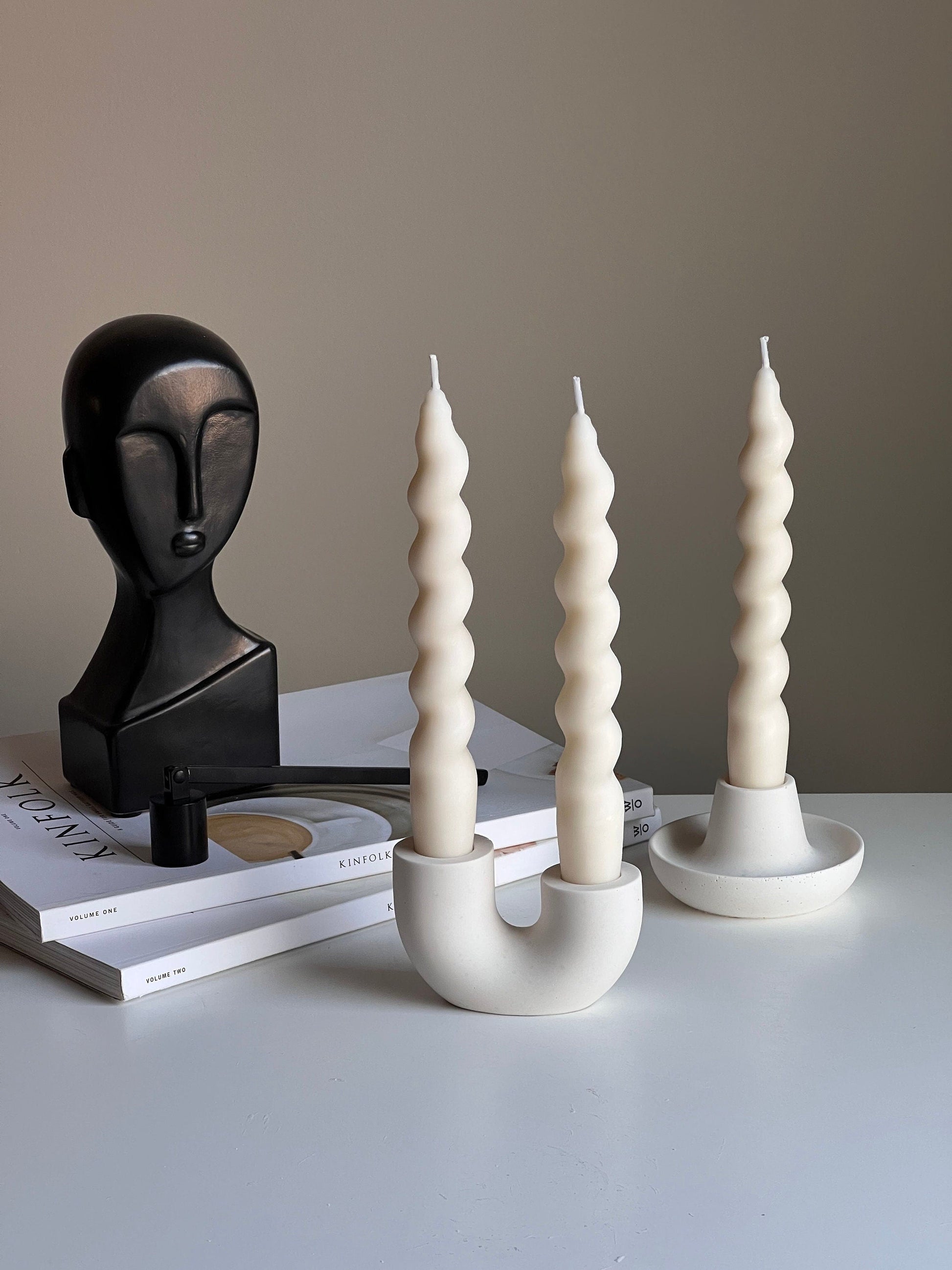 Round Jesmonite Candlestick Holder: Minimalist Table Decor