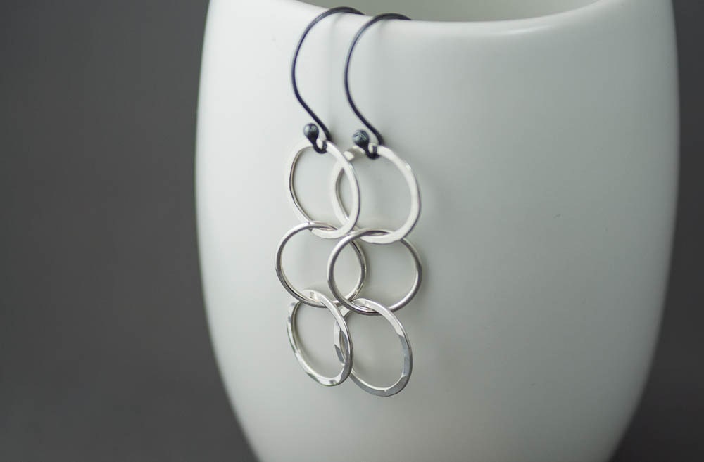 Boucles d'oreilles créoles à maillons, boucles d'oreilles en argent martelé, boucles d'oreilles en argent recyclé • Cadeau pour elle