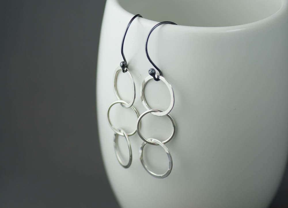 Boucles d'oreilles créoles à maillons, boucles d'oreilles en argent martelé, boucles d'oreilles en argent recyclé • Cadeau pour elle