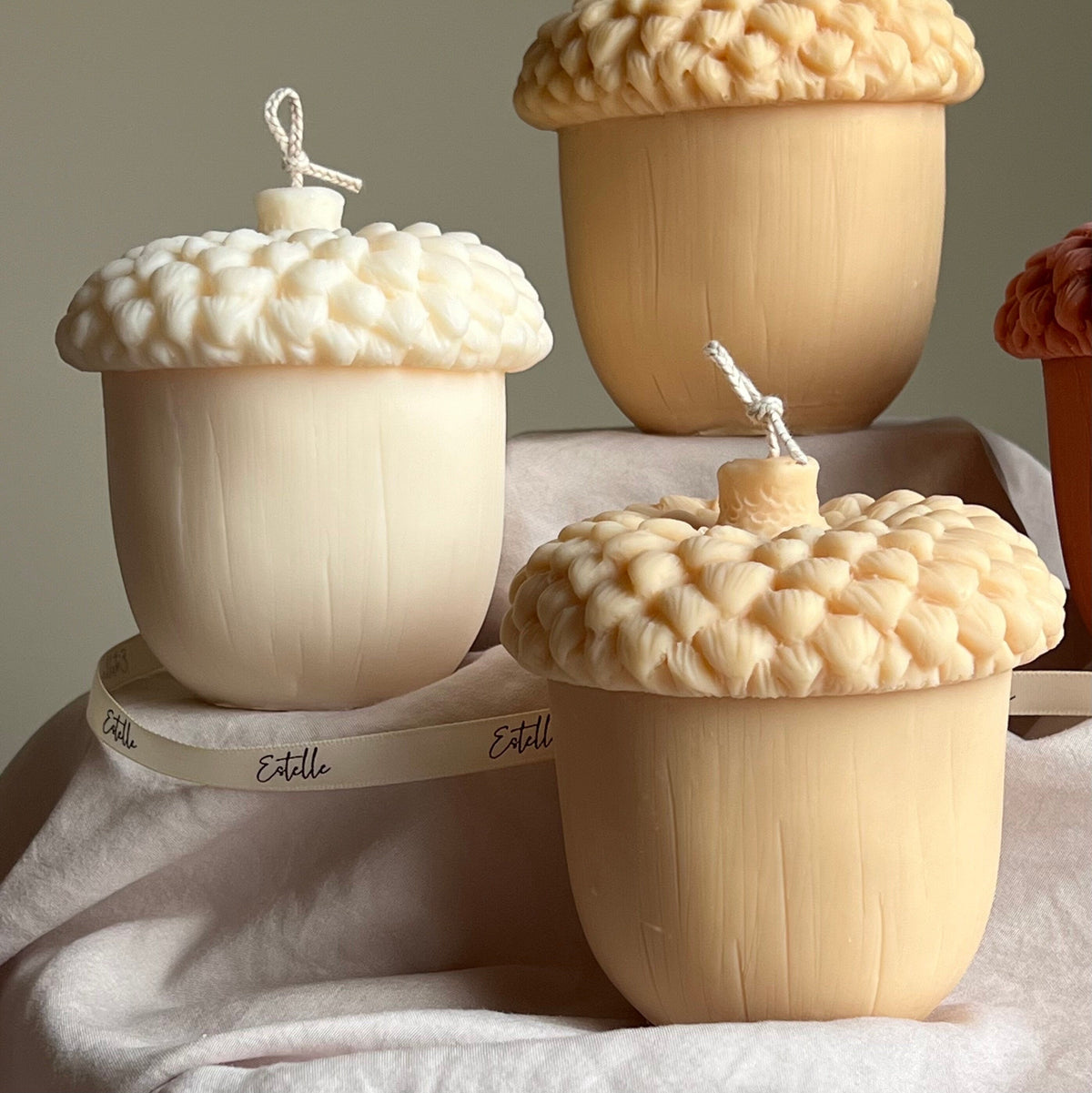 Grande bougie de cire de soja Gland d'automne | décor d'automne sculptural