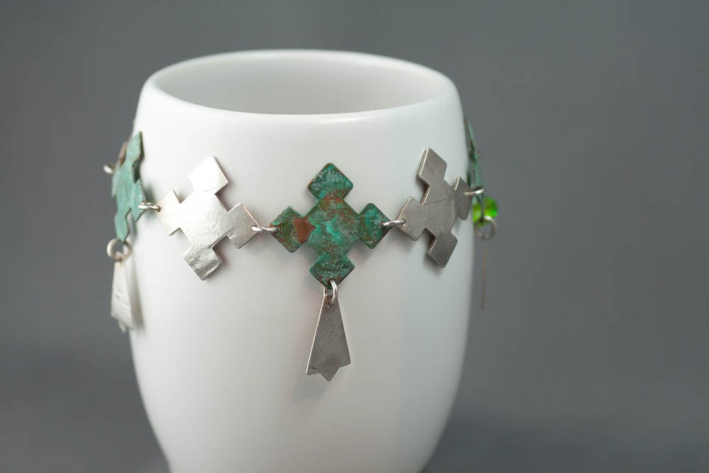 Bracelet à breloques amulette géométrique nordique
