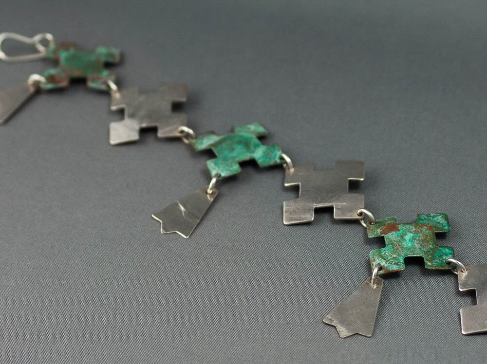 Bracelet à breloques amulette géométrique nordique