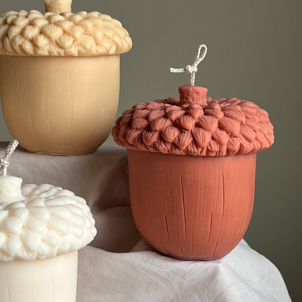 Grande bougie de cire de soja Gland d'automne | décor d'automne sculptural