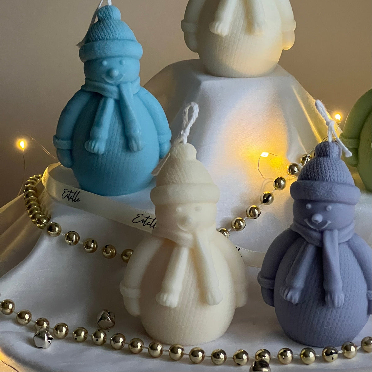 Bougie bonhomme de neige artisanale en cire de soja : décoration de Noël pour la maison